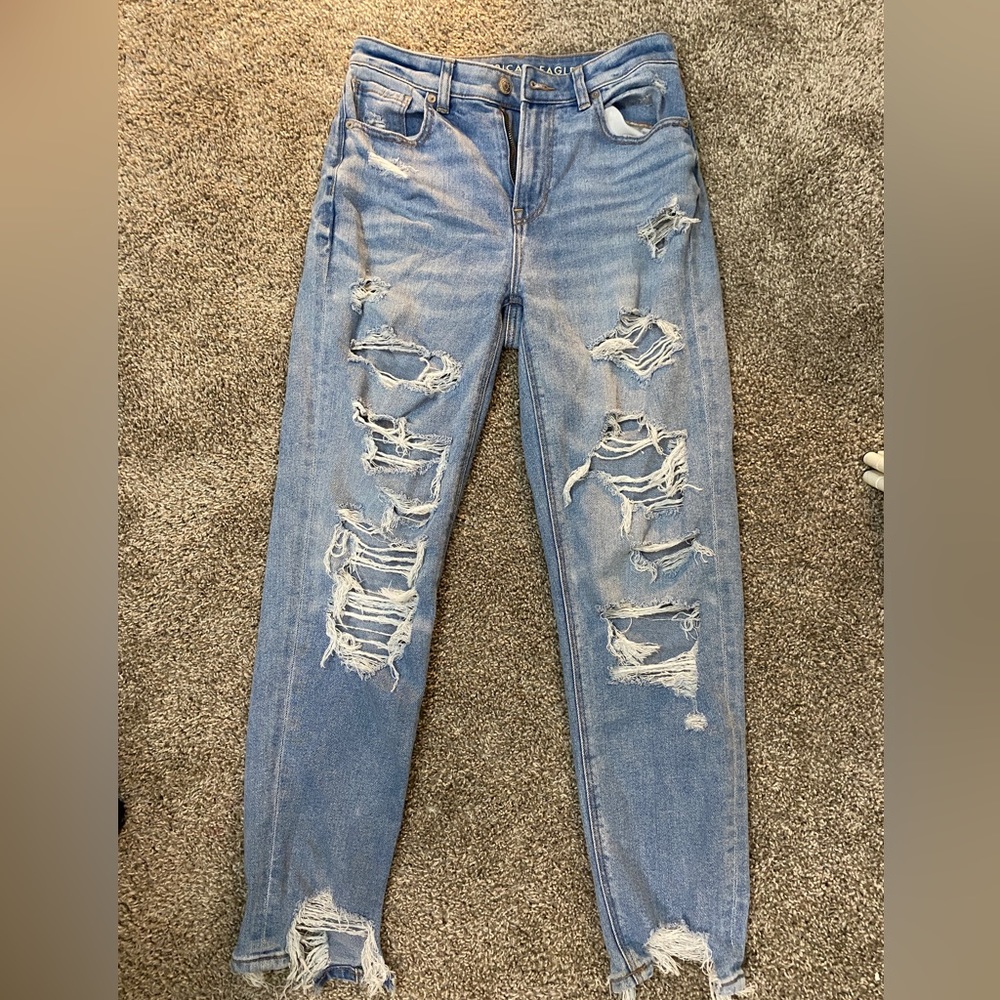 Women’s American Eagle Mom Jeans, Size 2